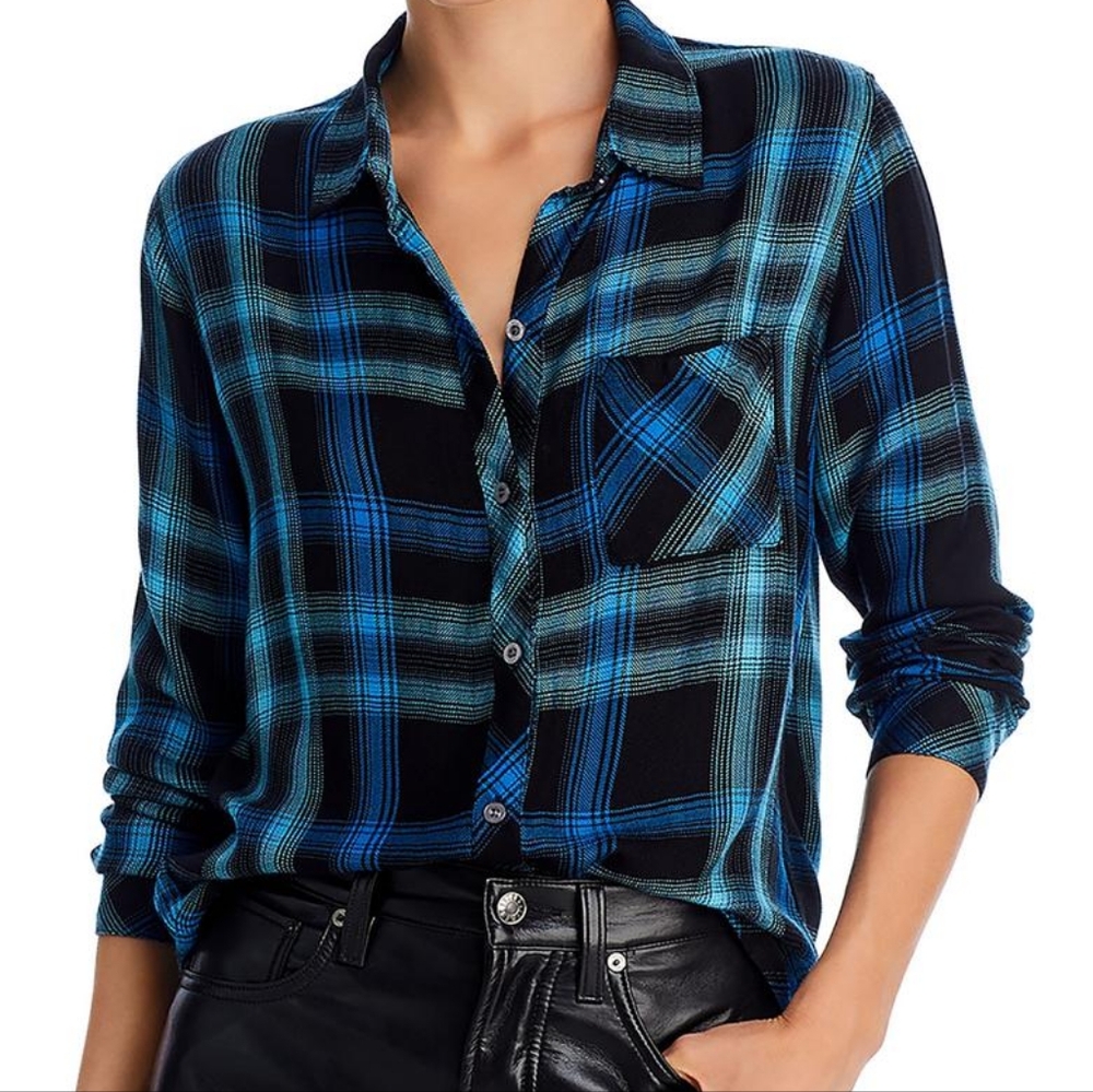 Hunter Black Aqua Blue Button Down top Size Large